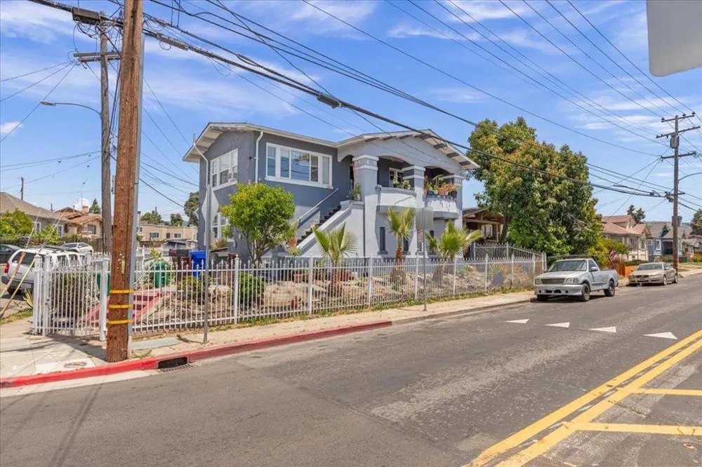 1914 51st Avenue Oakland, CA 94601