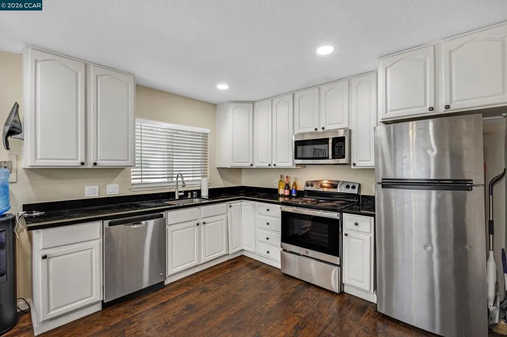 7 Lawrence Ave Antioch, CA 94509