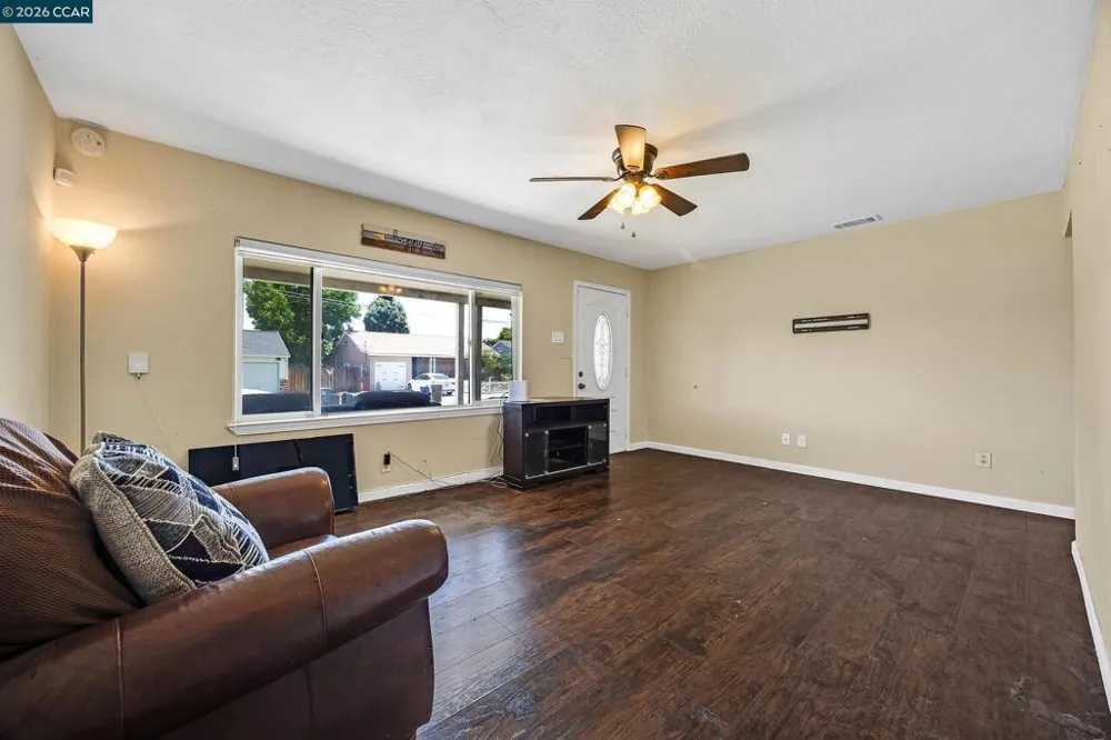 7 Lawrence Ave Antioch, CA 94509