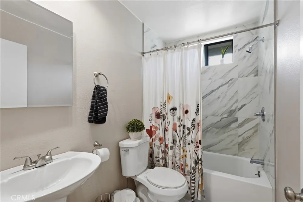 16115 Eucalyptus #A Bellflower, CA 90706