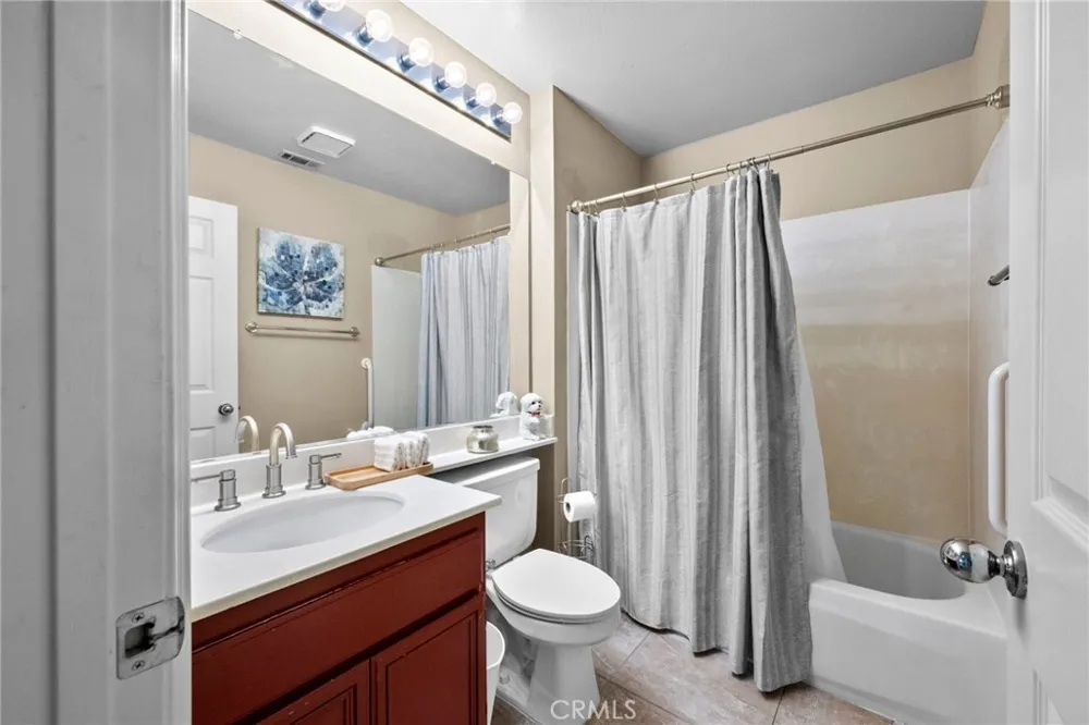 497 Bannister Way #B Simi Valley, CA 93065
