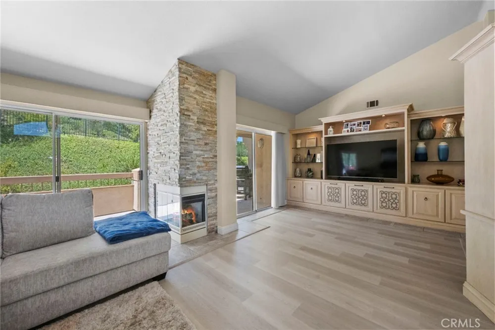 497 Bannister Way #B Simi Valley, CA 93065
