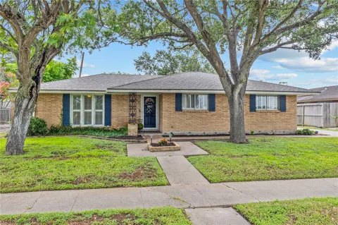 922 Meadowbrook Drive