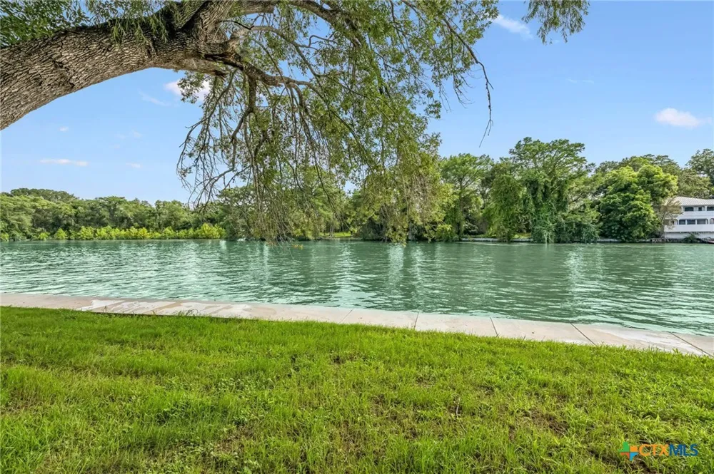 524 Turtle Lane Seguin, TX 78155