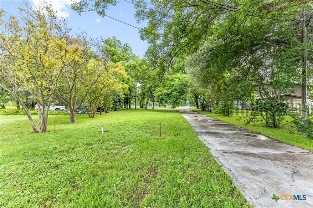 524 Turtle Lane Seguin, TX 78155