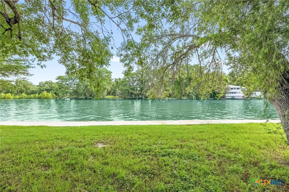 524 Turtle Lane Seguin, TX 78155