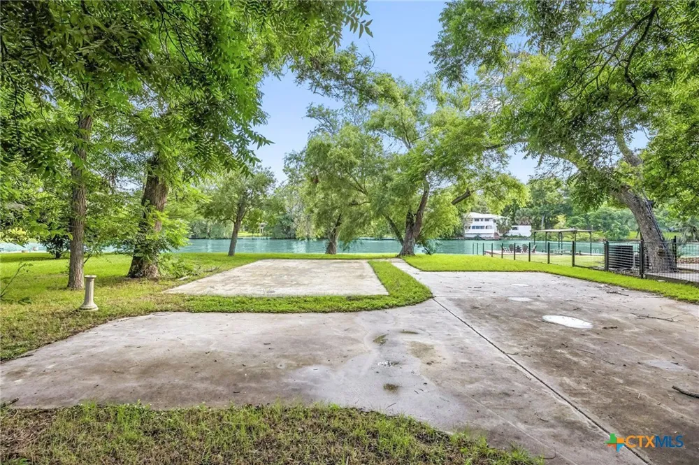 524 Turtle Lane Seguin, TX 78155