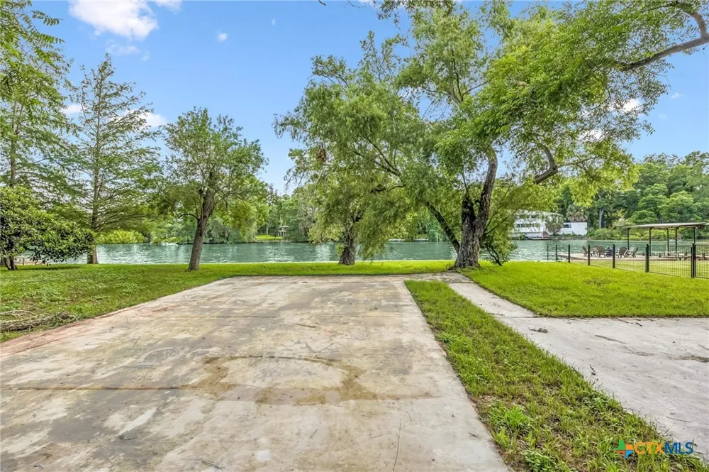 524 Turtle Lane Seguin, TX 78155
