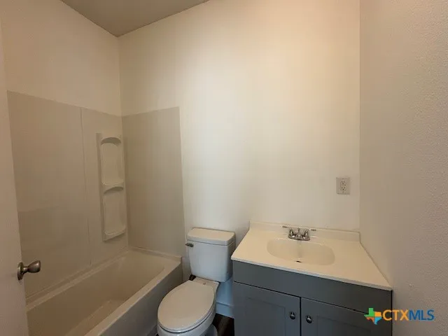 1017 W Nueces Street Victoria, TX 77901
