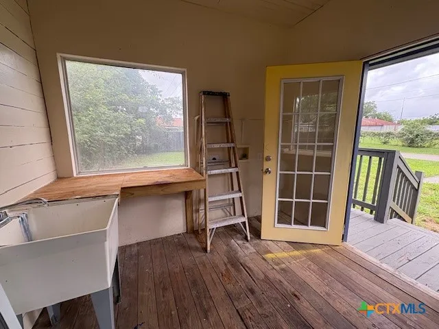 1017 W Nueces Street Victoria, TX 77901