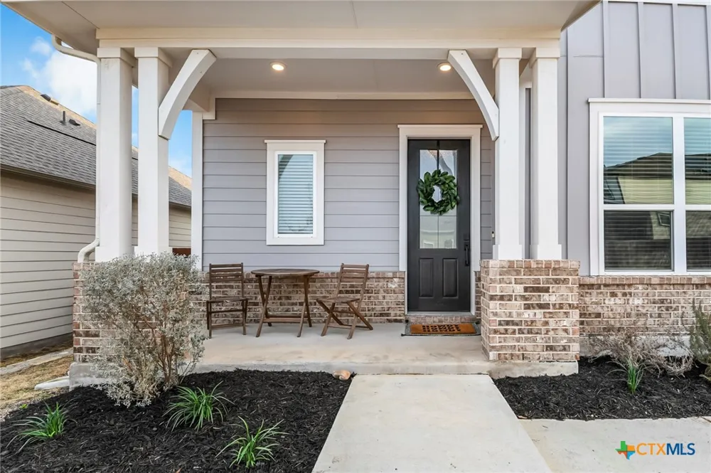 166 Twistleaf Drive Buda, TX 78610