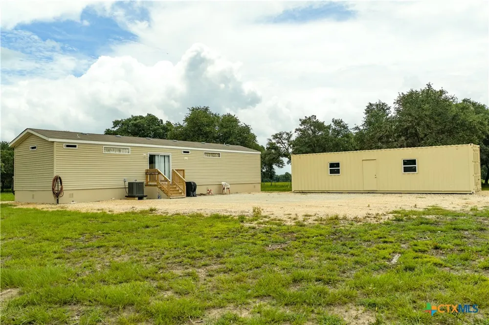 1291 County Road 157 Hallettsville, TX 77964