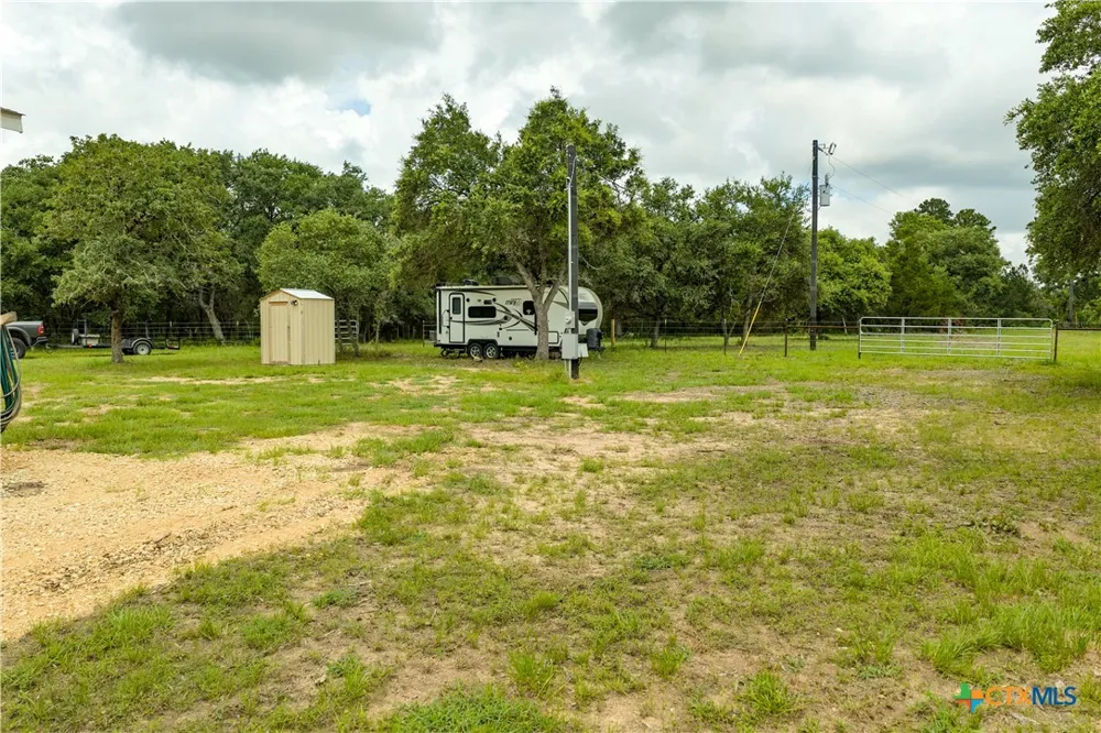 1291 County Road 157 Hallettsville, TX 77964