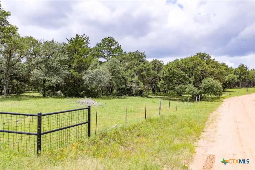 1291 County Road 157 Hallettsville, TX 77964