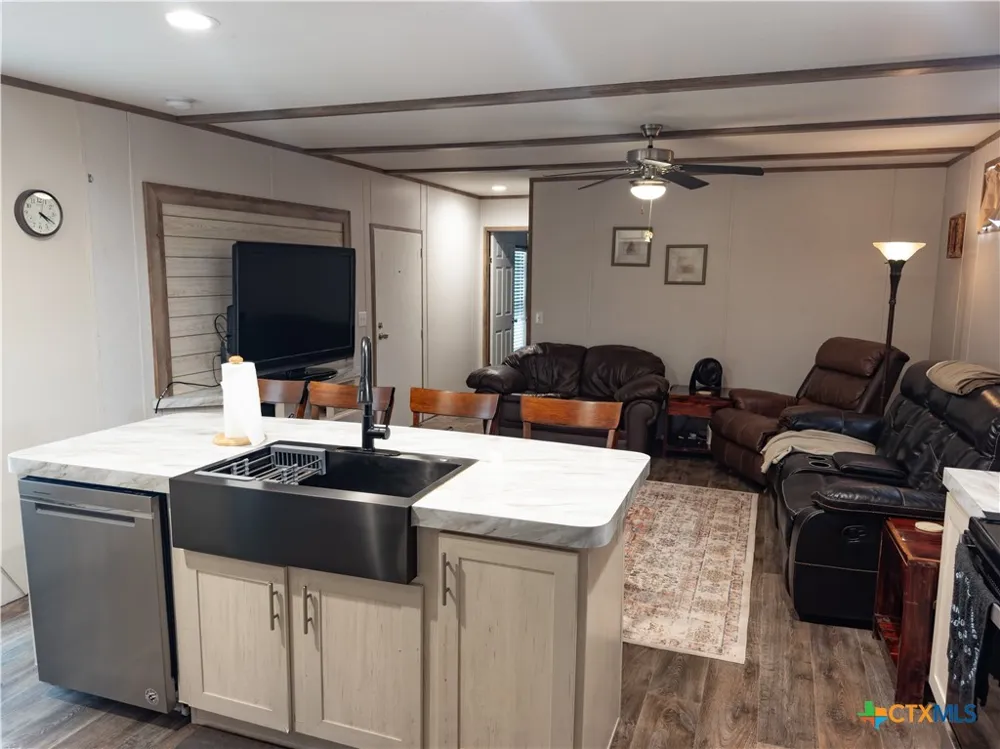 1291 County Road 157 Hallettsville, TX 77964