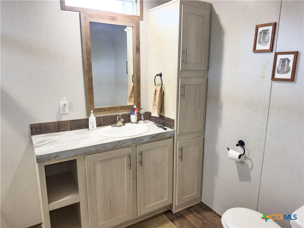1291 County Road 157 Hallettsville, TX 77964
