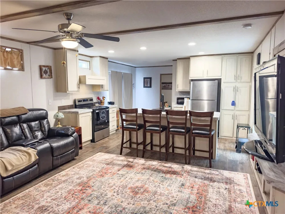 1291 County Road 157 Hallettsville, TX 77964