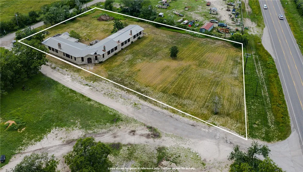 8985 US Hwy 181 Tuleta, TX 78162
