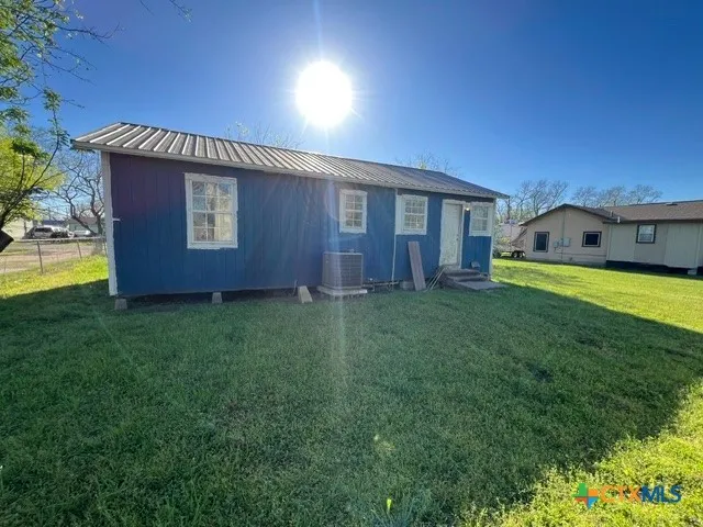 436 Illinois Street Bloomington, TX 77951