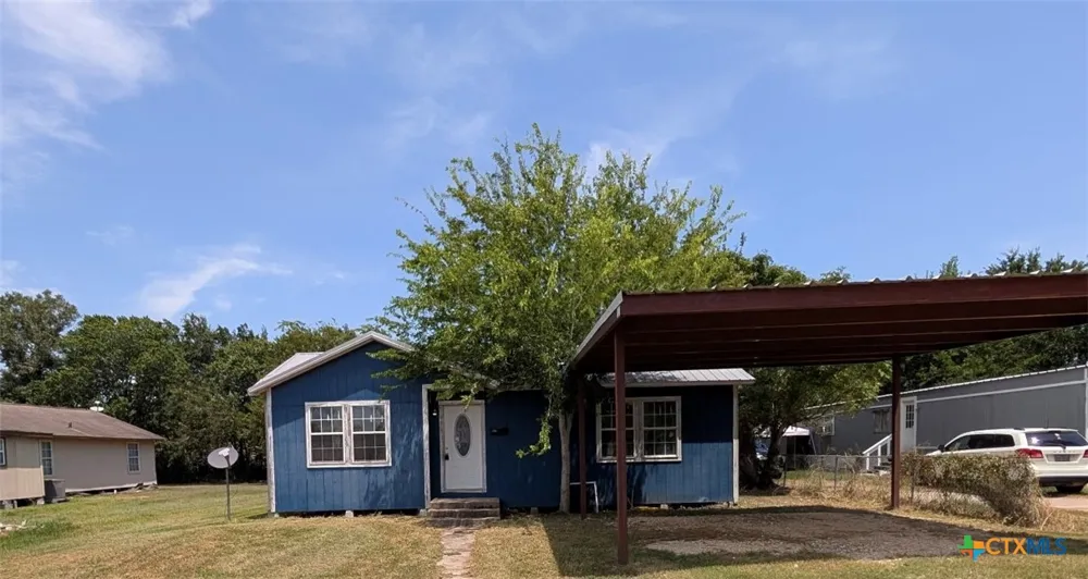436 Illinois Street Bloomington, TX 77951