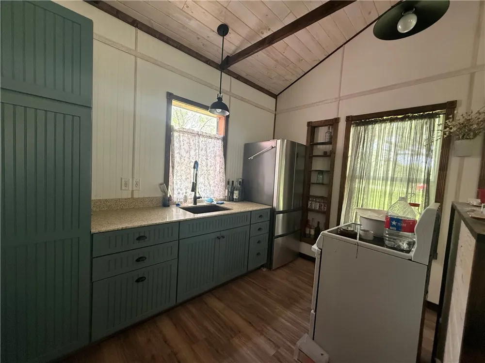 170 Navaho Sandia, TX 78383