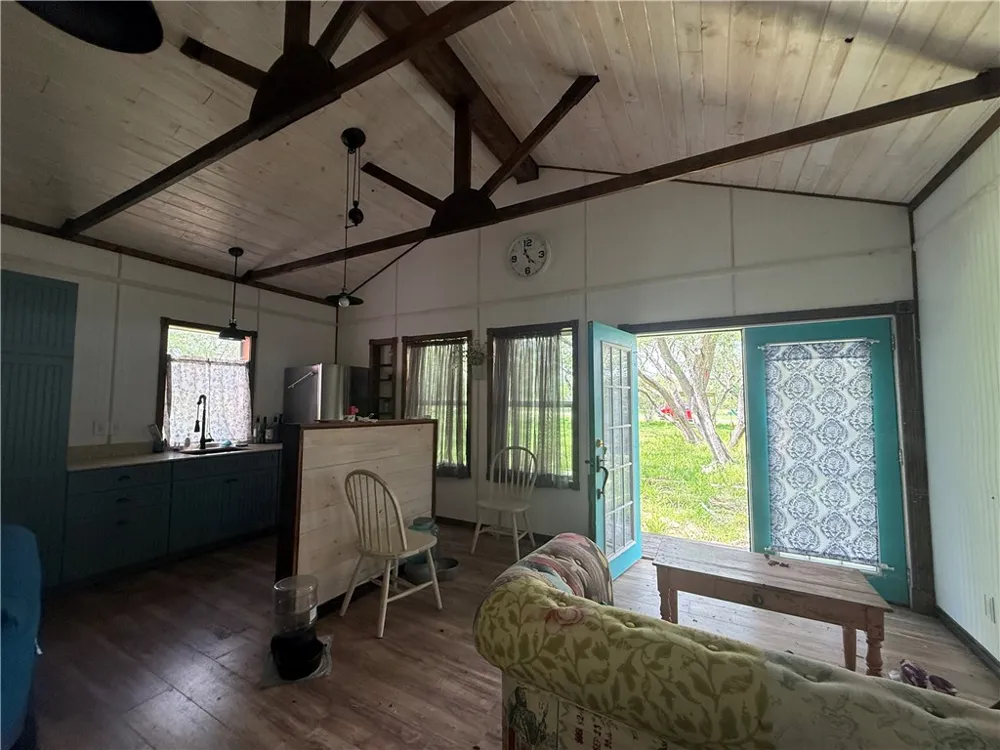170 Navaho Sandia, TX 78383