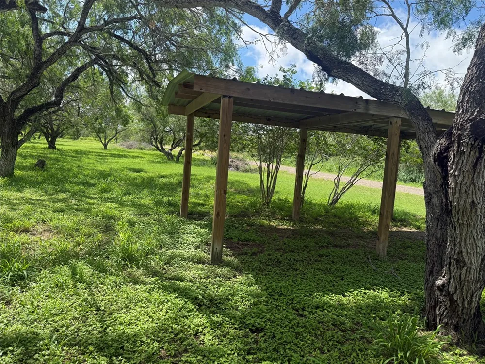 170 Navaho Sandia, TX 78383