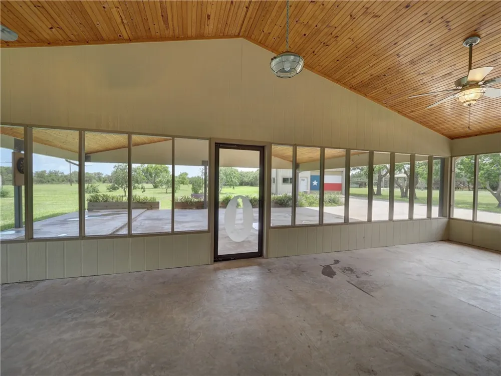 855 Jacoby Lane Aransas Pass, TX 78336