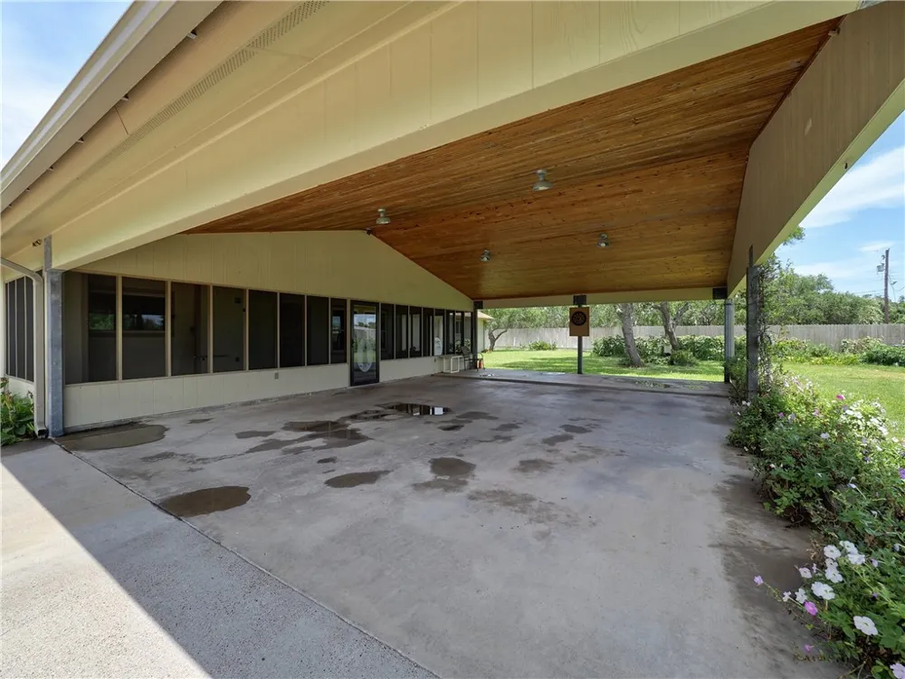 855 Jacoby Lane Aransas Pass, TX 78336