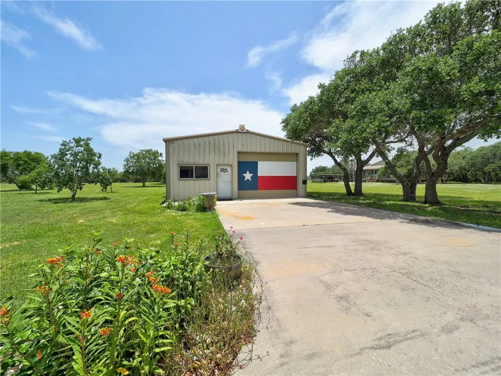 855 Jacoby Lane Aransas Pass, TX 78336
