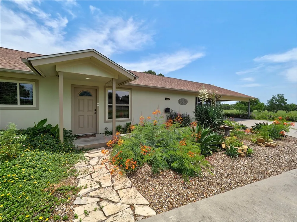855 Jacoby Lane Aransas Pass, TX 78336