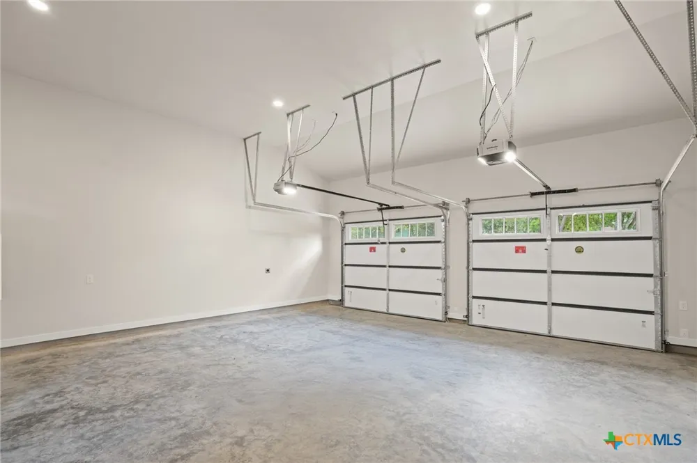 608 Cibilo Lockhart, TX 78644