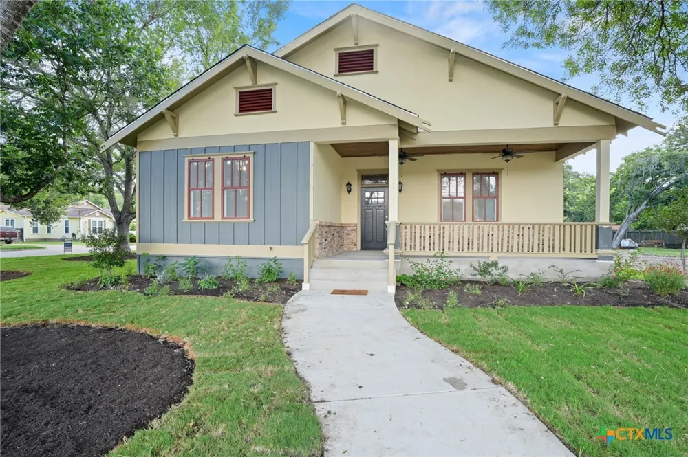 608 Cibilo Lockhart, TX 78644