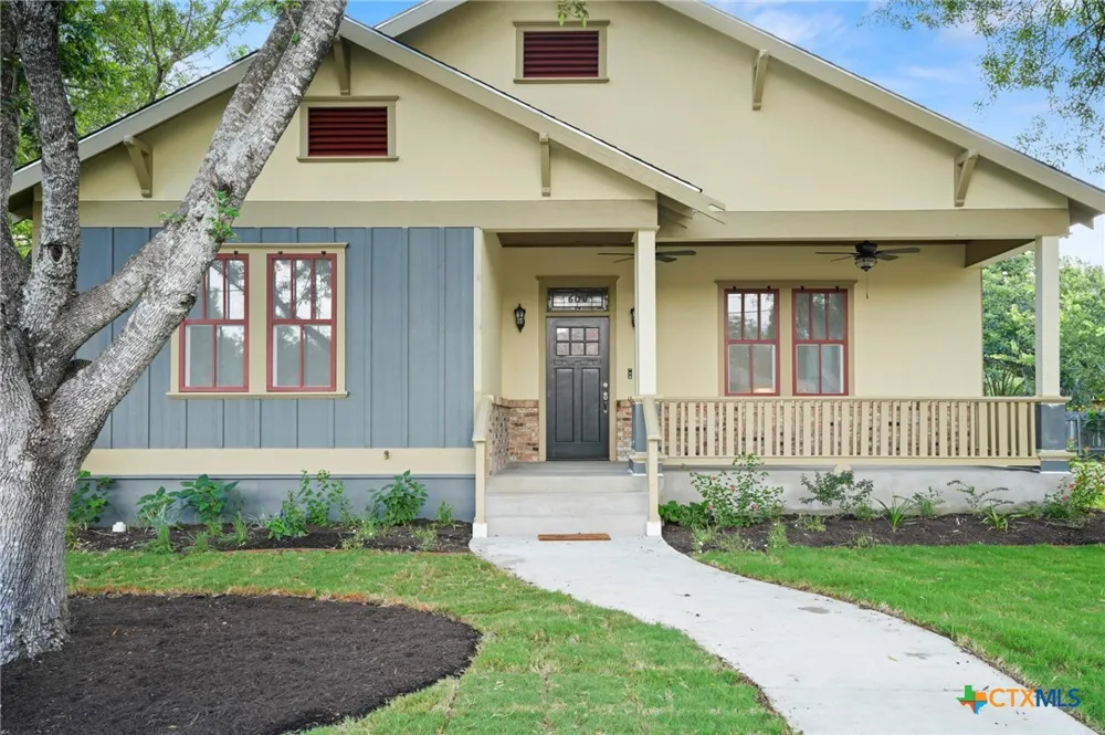 608 Cibilo Lockhart, TX 78644
