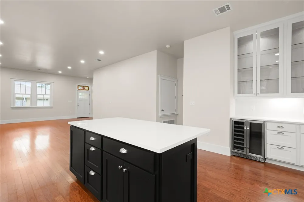 608 Cibilo Lockhart, TX 78644