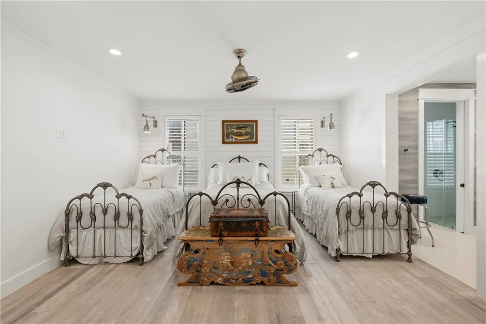 200 Round Road Port Aransas, TX 78373