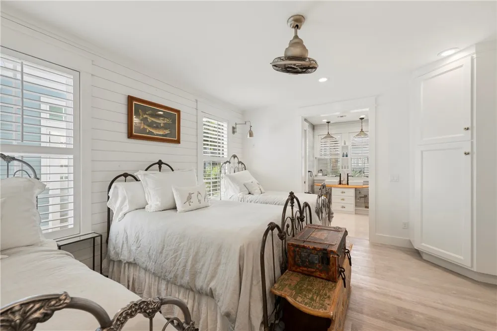 200 Round Road Port Aransas, TX 78373