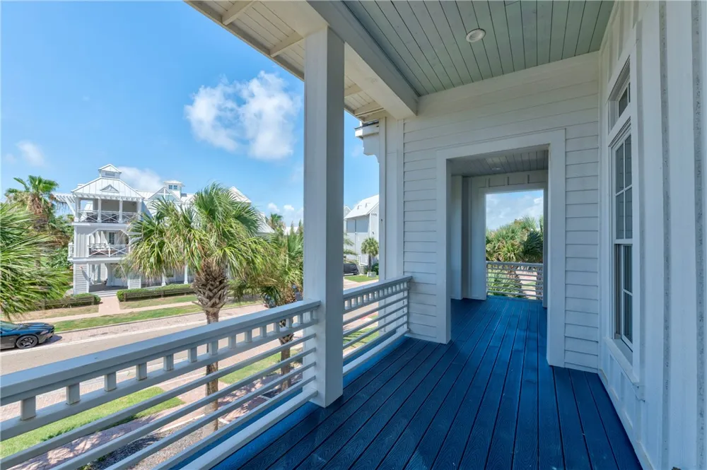 200 Round Road Port Aransas, TX 78373