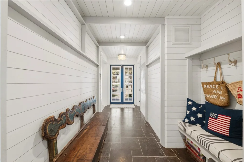 200 Round Road Port Aransas, TX 78373