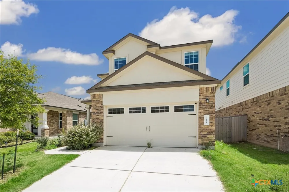 217 Canley Loop Hutto, TX 78634