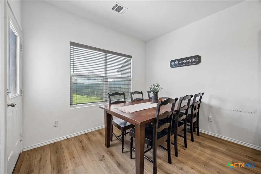 217 Canley Loop Hutto, TX 78634
