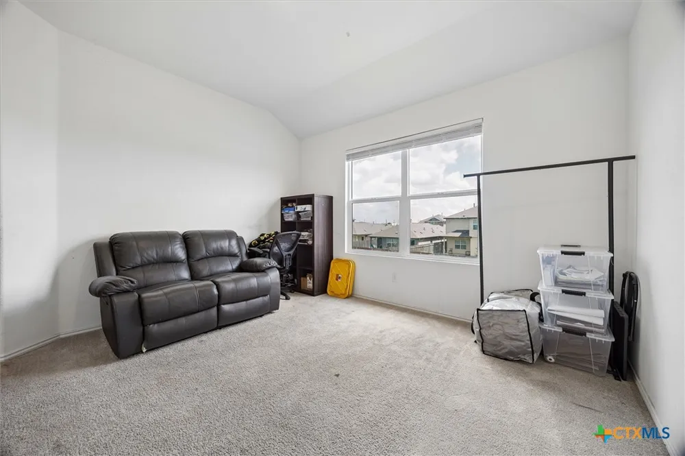 217 Canley Loop Hutto, TX 78634