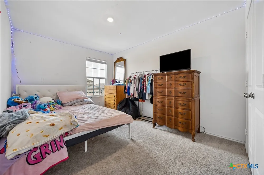 217 Canley Loop Hutto, TX 78634