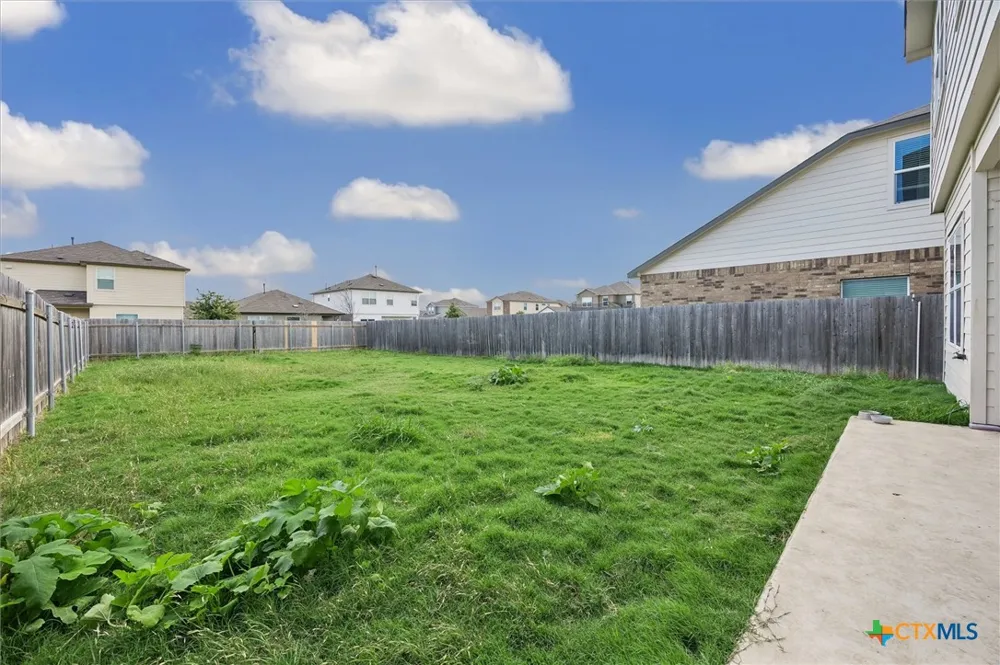 217 Canley Loop Hutto, TX 78634