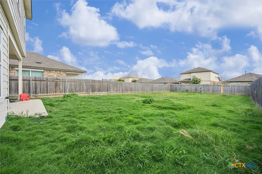 217 Canley Loop Hutto, TX 78634