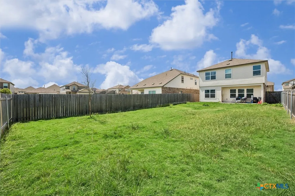 217 Canley Loop Hutto, TX 78634