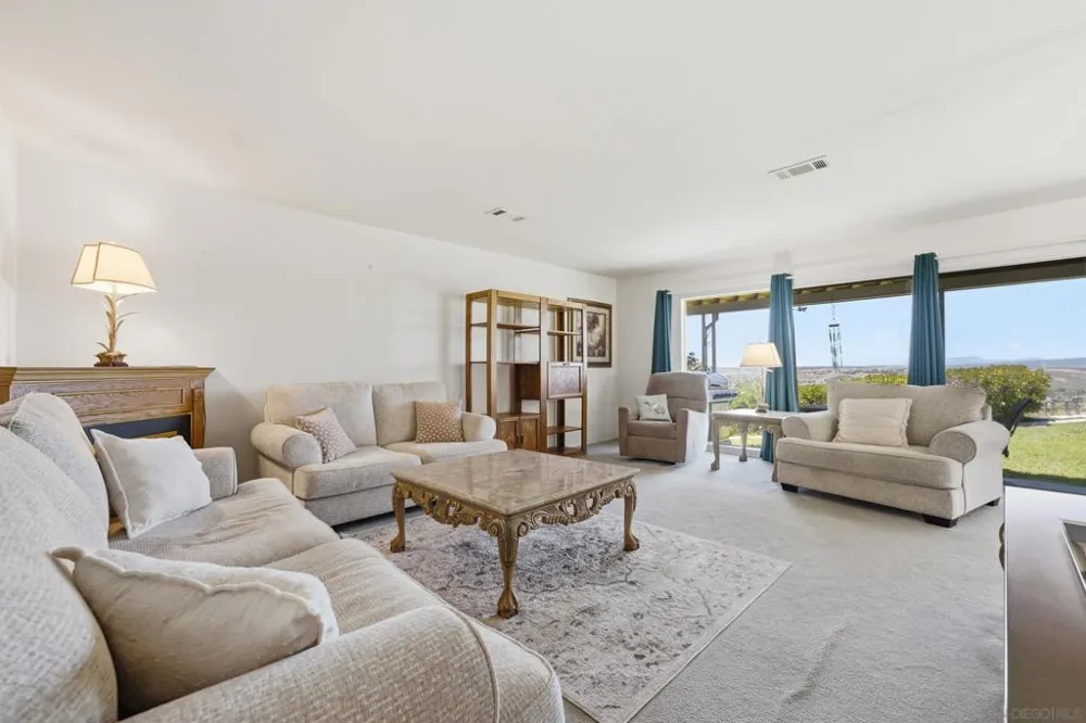 3902 Vista Campana #9 Oceanside, CA 92057