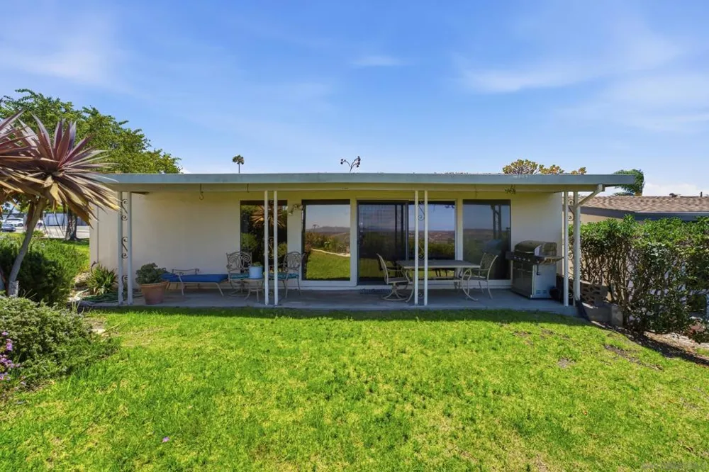 3902 Vista Campana #9 Oceanside, CA 92057