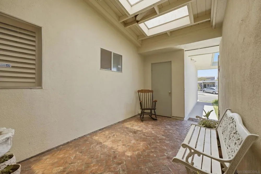 3902 Vista Campana #9 Oceanside, CA 92057