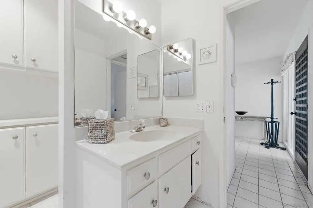 3902 Vista Campana #9 Oceanside, CA 92057